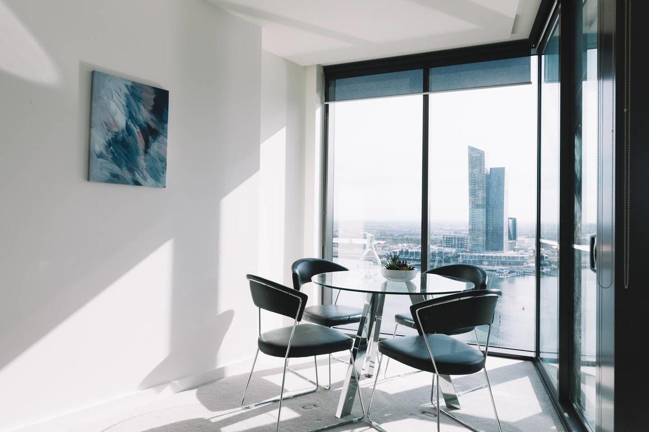Experience Waterfront Luxury With Views Leilighet Melbourne Eksteriør bilde