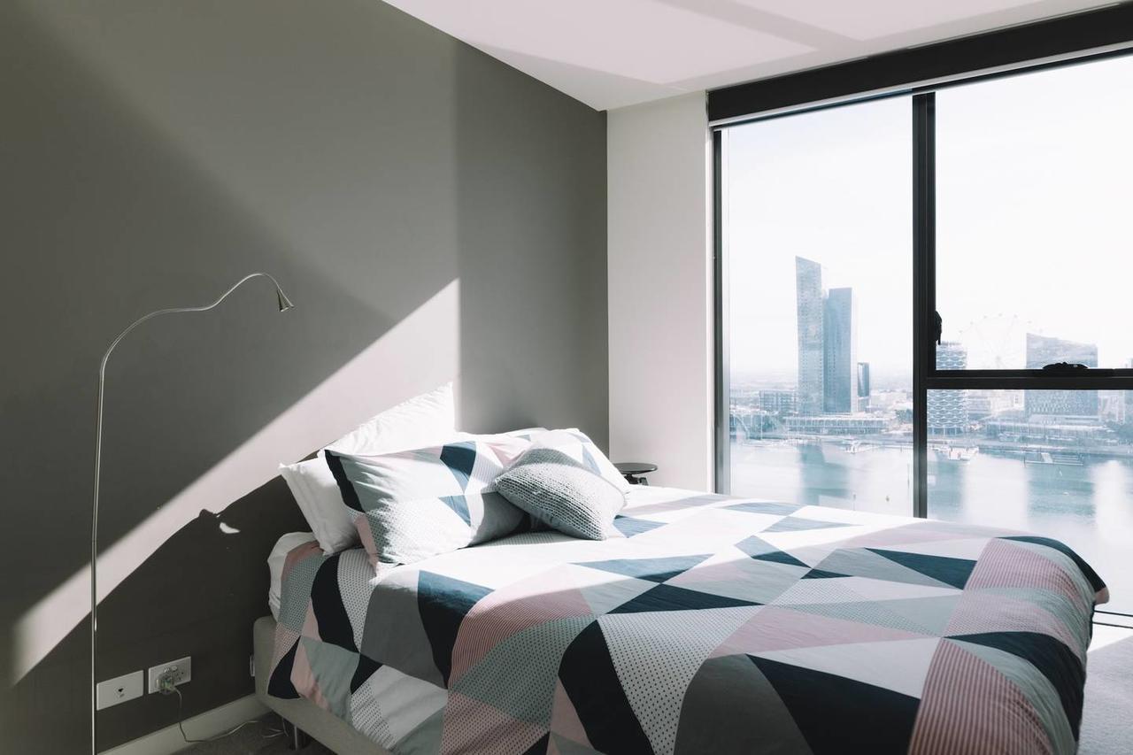 Experience Waterfront Luxury With Views Leilighet Melbourne Eksteriør bilde